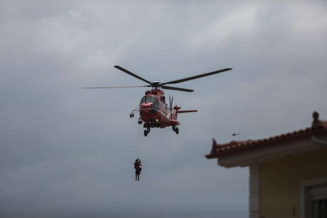 Εύβοια: Δείτε τη διάσωση εγκλωβισμένου με ελικόπτερο (pics – video)