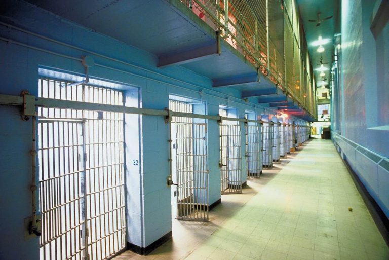 Φυλακές Τρικάλων – Απίστευτο περιστατικό: Κρατούμενος έκρυψε τρία κινητά στον…