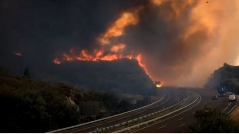Iσπανία : 3.200 άνθρωποι εγκαταλείπουν τις εστίες τους λόγω πυρκαγιάς