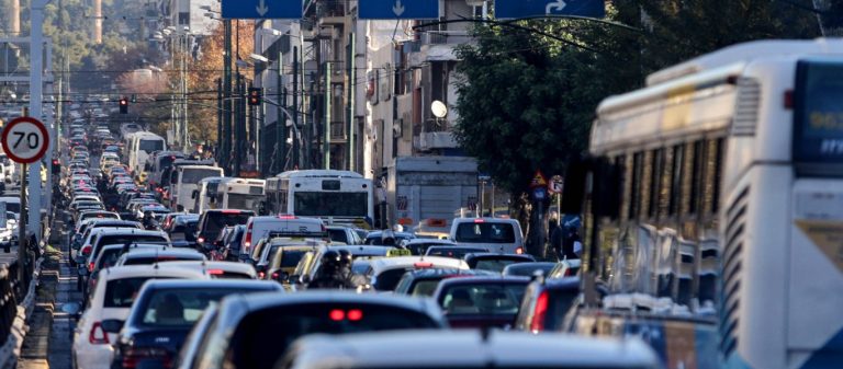 Παρατείνονται οι κυκλοφοριακές ρυθμίσεις στο κέντρο της Αθήνας λόγω κορονοϊού έως τις 21/11