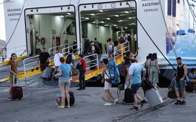 Κατά 20% αυξήθηκε, μέχρι 31 Αυγούστου, ο μέγιστος επιτρεπόμενος αριθμός επιβατών στα πλοία