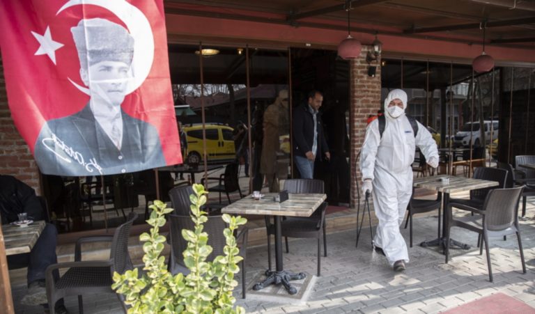 Κορονοϊός – Τουρκία: 15 θάνατοι και 1.182 νέα κρούσματα το τελευταίο 24ωρο