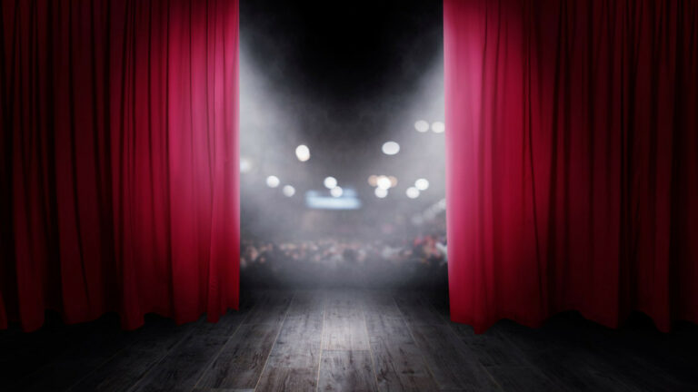 Θέατρο: Οι παραστάσεις που προλαβαίνετε να δείτε πριν «κατέβουν»
