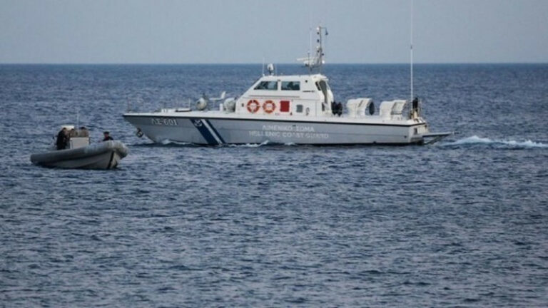 Τήλος: Εντοπίστηκαν 30 μετανάστες να αποβιβάζονται από σκάφος σε παραλία – Ανάμεσά τους τρία ανήλικα