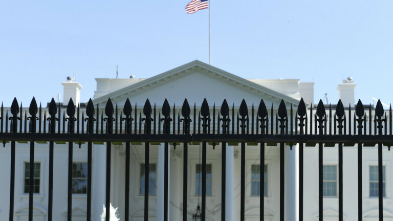 Λευκός Οίκος: Ο πρόεδρος Μπάιντεν ενημερώθηκε για το περιστατικό με το ελικόπτερο του Ιρανού προέδρου