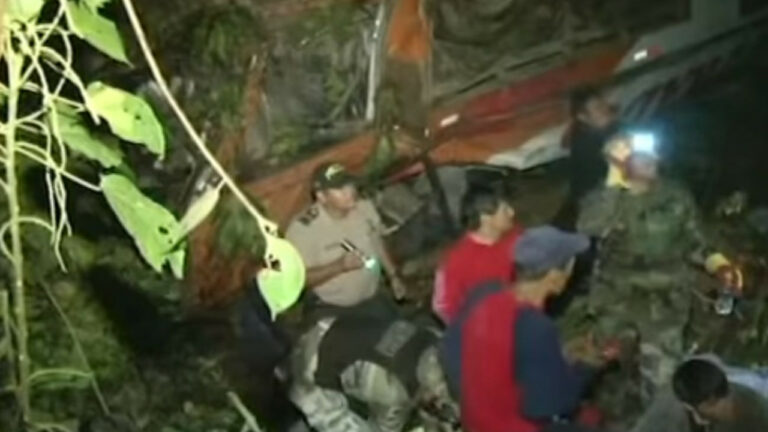 Περού: Τουλάχιστον 19 νεκροί σε δύο δυστυχήματα με επιβατικά βαν