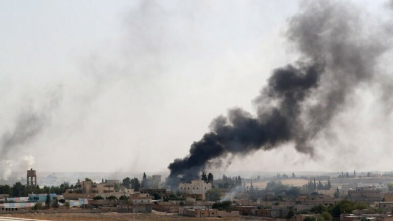 Συρία: Ισραηλινοί αεροπορικοί βομβαρδισμοί κοντά στη Δαμασκό – Τραυματίστηκαν οκτώ στρατιωτικοί