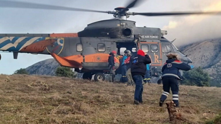 Επιχείρηση διάσωσης τραυματισμένης τουρίστριας από το Φαράγγι της Σαμαριάς – Δείτε το βίντεο της Πυροσβεστικής