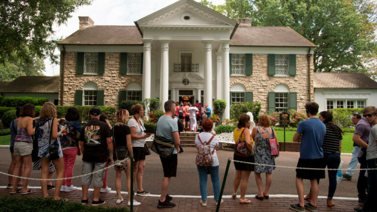 Πωλείται η θρυλική Graceland του Έλβις Πρίσλεϊ –  Θρίλερ με τη δημοπρασία αυτή την Πέμπτη