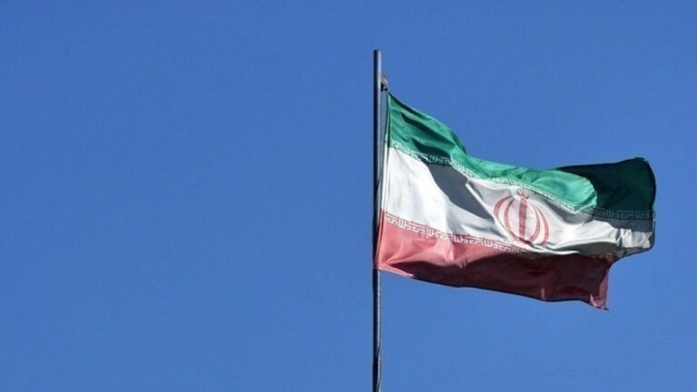 Η Τεχεράνη επιβεβαίωσε ότι διεξάγει εκ του σύνεγγυς συνομιλίες με τις ΗΠΑ στο Ομάν