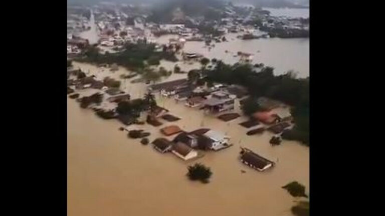 Βραζιλία: Οκτώ νεκροί και 21 αγνοούμενοι λόγω των ισχυρών βροχοπτώσεων – Δείτε βίντεο