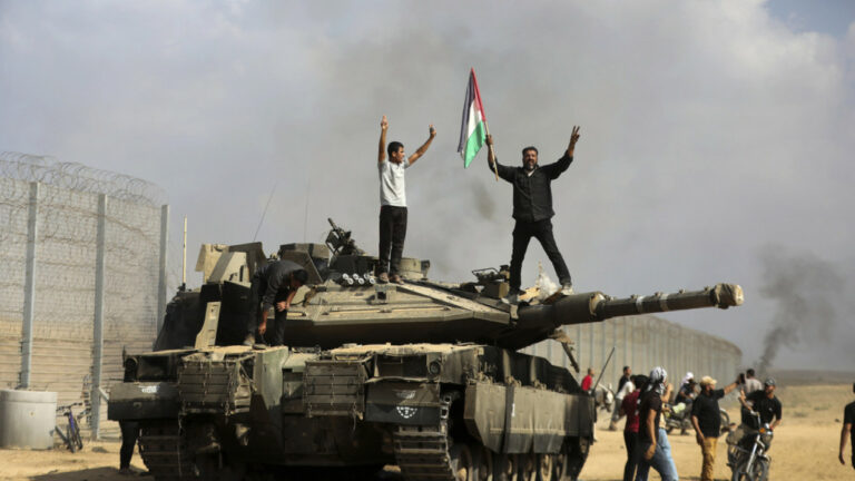 Χαμάς κατά Ισραήλ μετά το «κόψιμο» της μετάδοσης στο AP: «Καταπιέζετε την ελευθερία του Τύπου»
